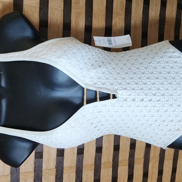NWT!! LA Blanc creme swimsuit - Picture 3 of 11